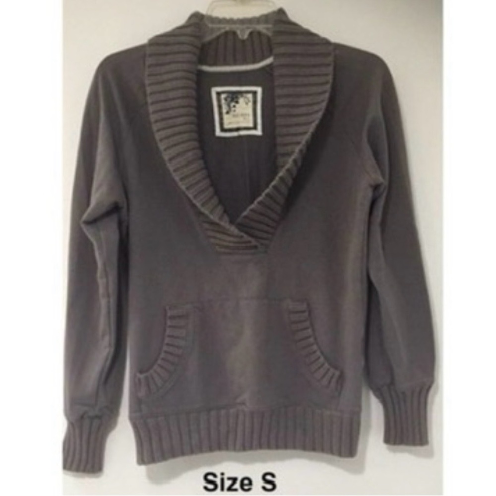 Old Navy Women's Gray Sweater with Deep Ribbed V-Neck